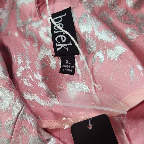 NEW BEREK Pink Foil Jacket Pink w/Siler Foil NWT
Lot M - Picture 8 of 8